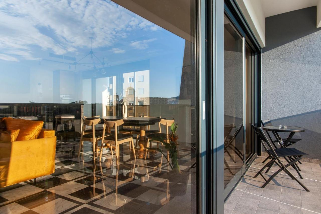 Soho Suites Bar Exterior photo